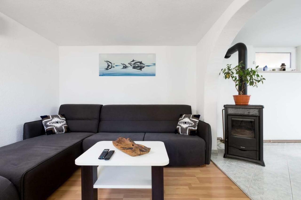 Apartmani Vinko Tribunj-Sovlje Tribalj Exteriör bild