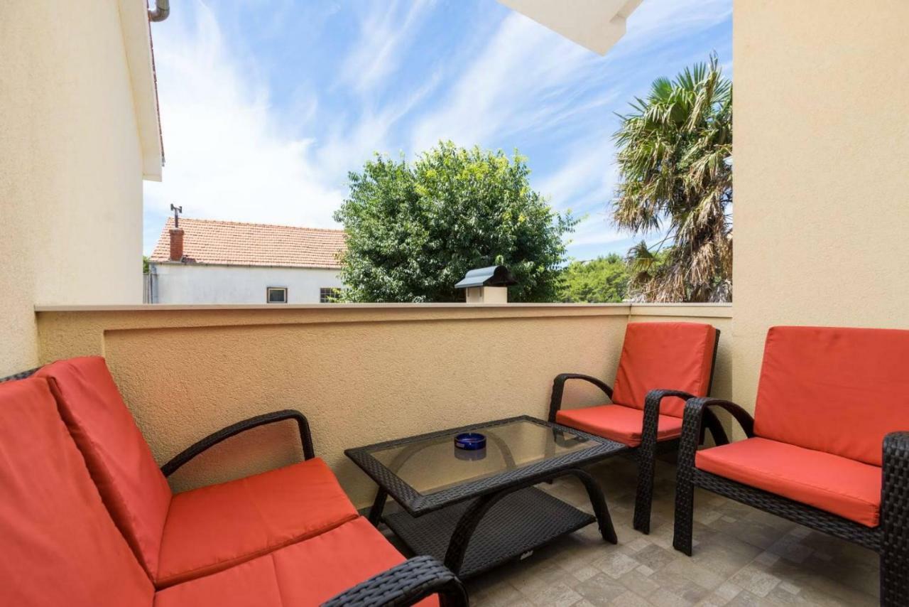 Apartmani Vinko Tribunj-Sovlje Tribalj Exteriör bild