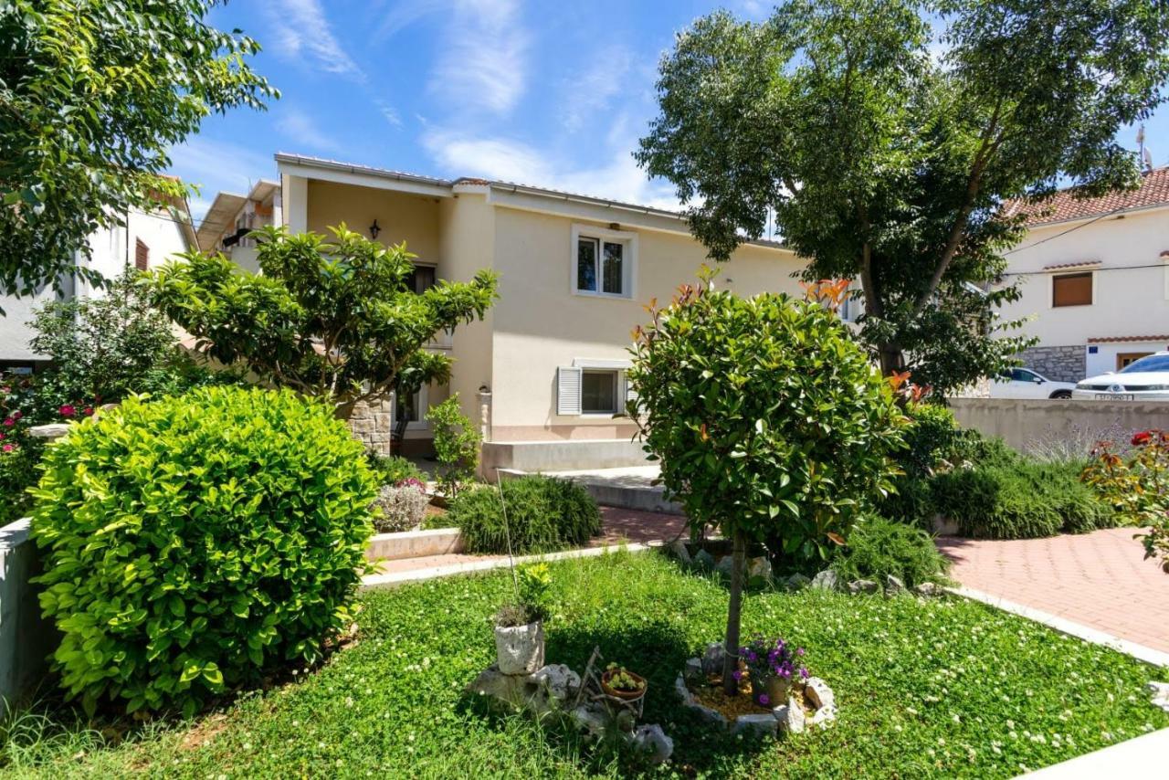Apartmani Vinko Tribunj-Sovlje Tribalj Exteriör bild
